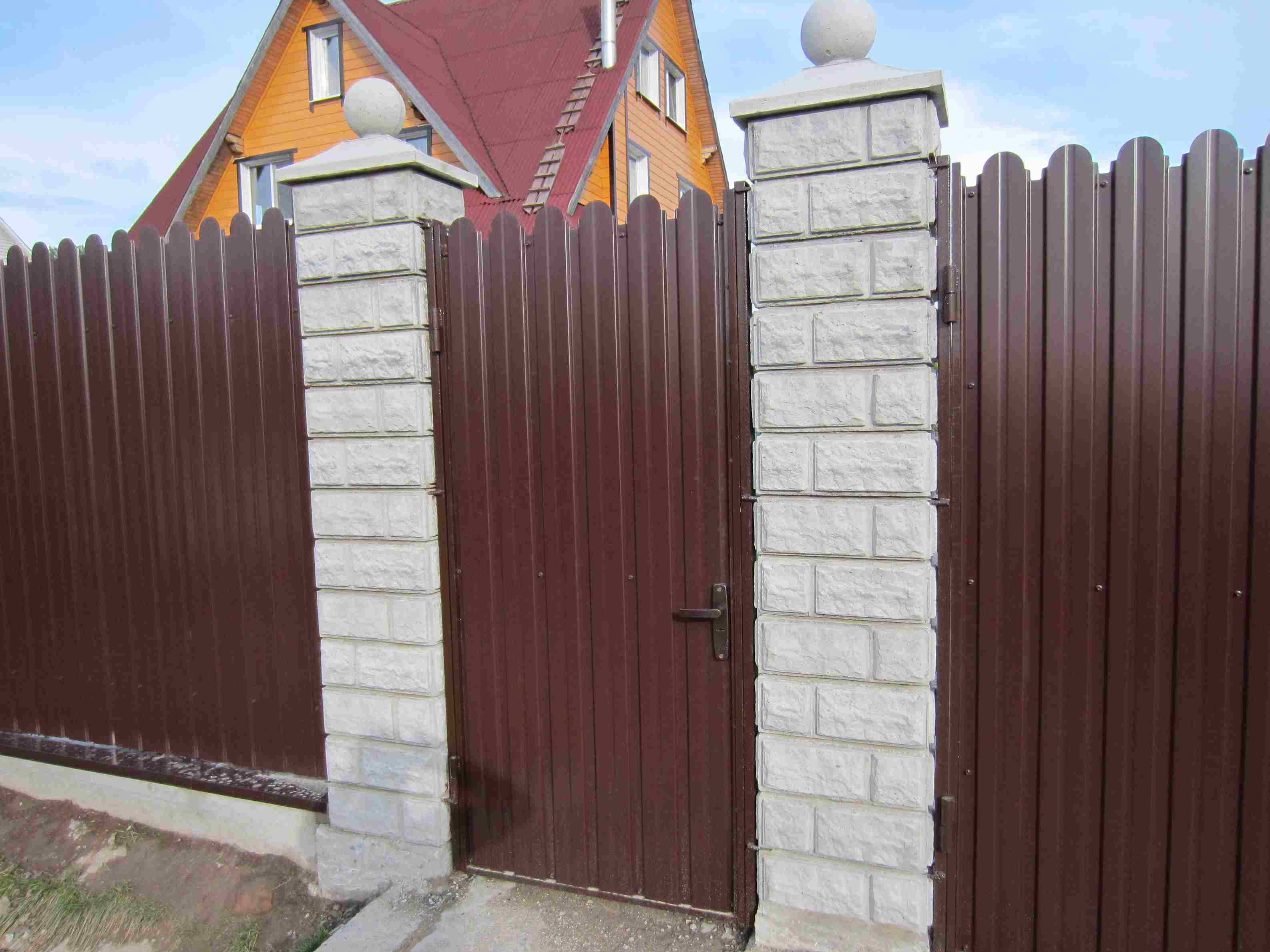 Ворота с облицовкой из фигурного С20A