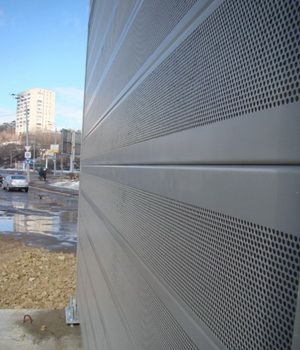 Стеновые акустические панели на промышленном объекте